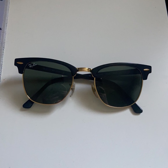 ~Like New~ EUC~Ray Ban Clubmaster Classic Sunglasses - Picture 4 of 9